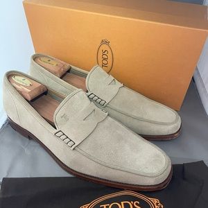 TOD'S slip-on loafers in Original Box, covers and Packaging Clean Suede leather